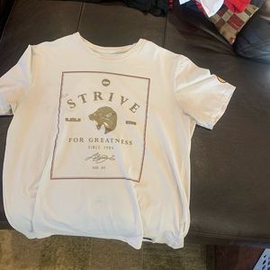 LeBron James "Strive for Greatness" T-Shirt